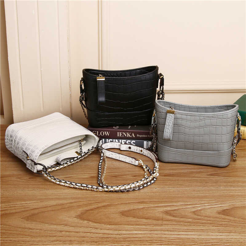 New Arrival Genuine Leather Croc-Effect Hobo Bag for Women, A Large Capacity Multi-Functional Chain Shoulder Crossbody Handbag with Premium Quality