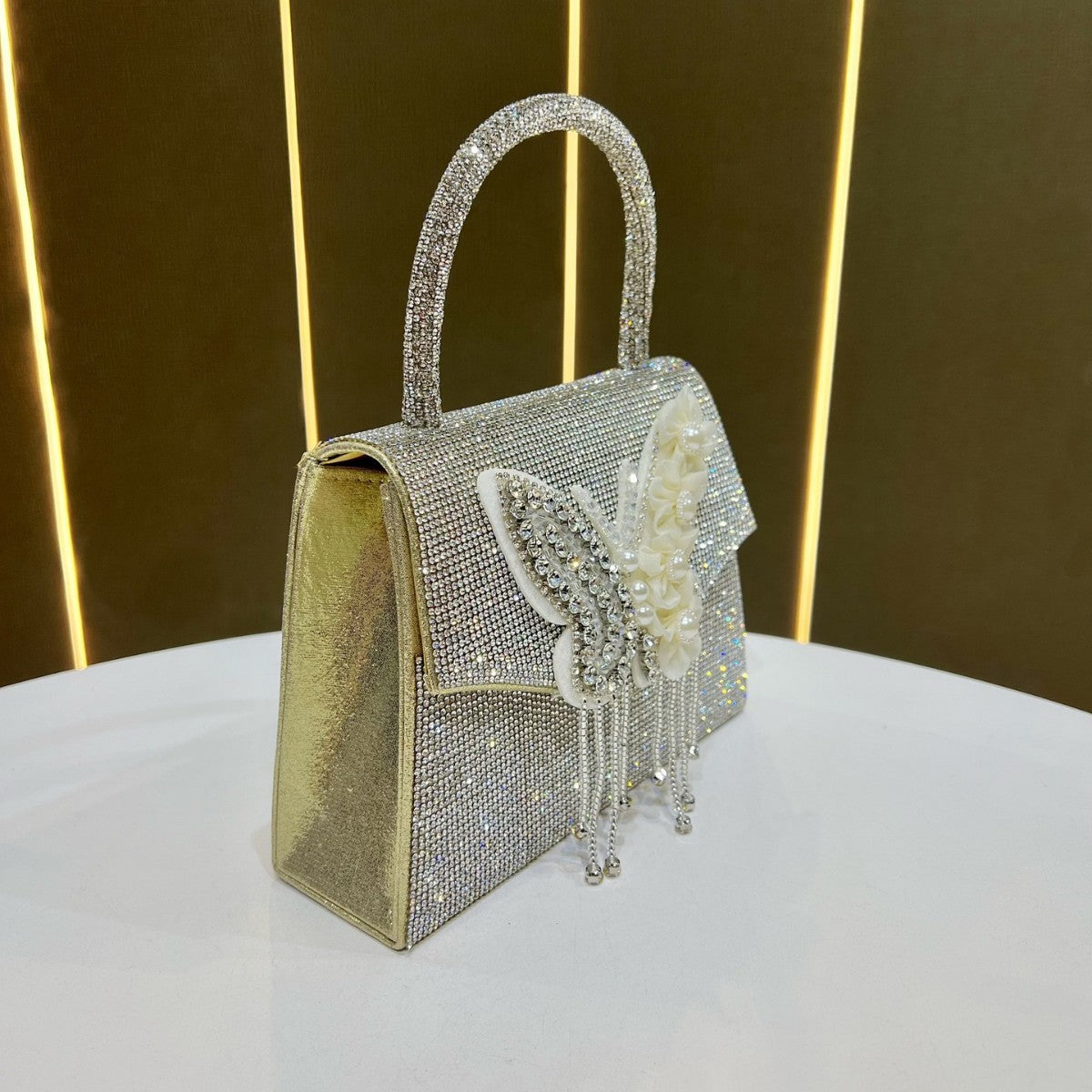 Elegant Rhinestone Butterfly Evening Bag for Women, A Premium Chain Small Square Top-Handle Crossbody Handbag with Stylish Tassel Detail & Sparkly Crystal Embellishment, Perfect for Banquets Weddings & Special Occasions