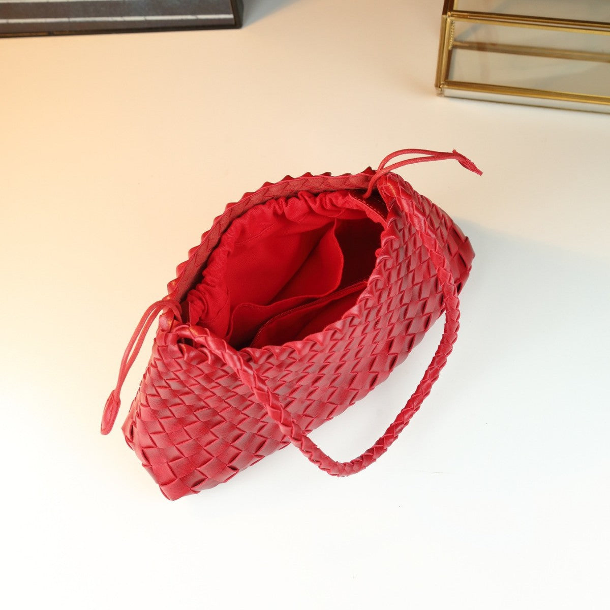 Handwoven Shoulder Bag for Women Minimalist Casual Crossbody Purse, Artisan Crafted Underarm Handbag with Natural Woven Texture