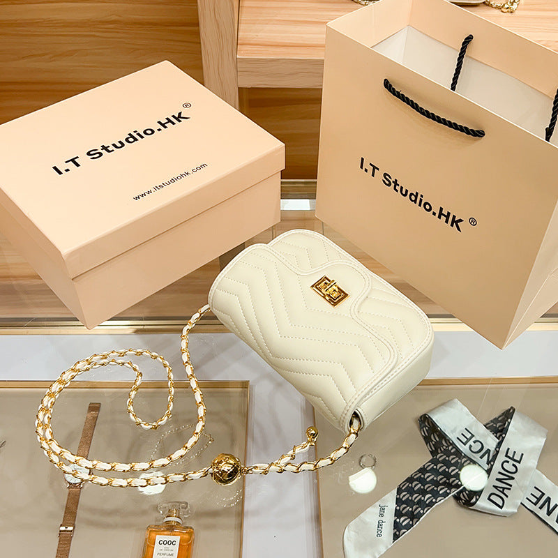 Genuine Leather Gold Ball Diamond Quilted Chain Bag for Women, New Small Square Shoulder Crossbody Purse, Trendy Fashionable Handbag for Ladies
