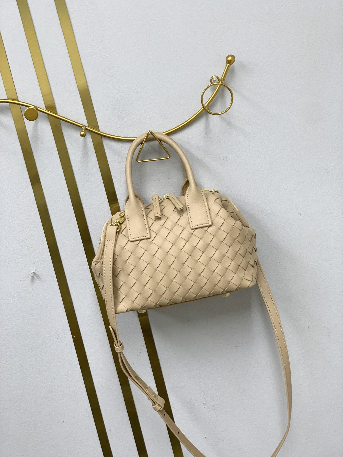 Genuine Leather Woven Boston Bag for Women, New Casual Shoulder Crossbody Top Handle Purse, Trendy Bowling Handbag for Ladies