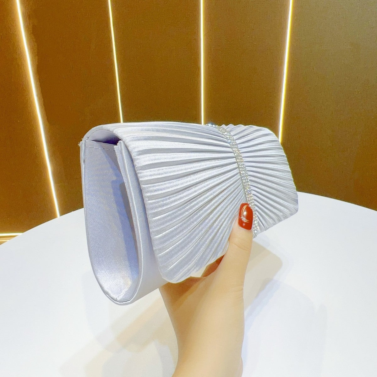 Elegant Pleated Satin Evening Clutch for Women, A Light Luxury Rhinestone-Embellished Crossbody Handbag with Premium Sophisticated Design, Perfect for Banquets & Special Occasions