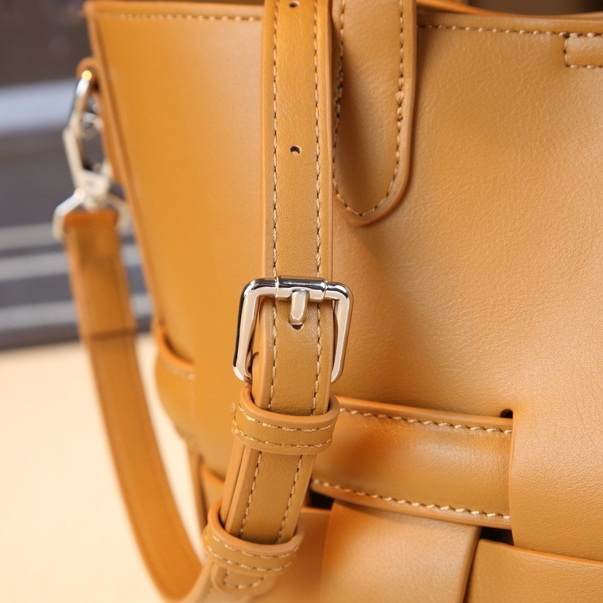 Woven Hollow Tote Bag for Women Large Capacity Shoulder Underarm Handbag, Niche Designer Style with Casual Versatile Appeal