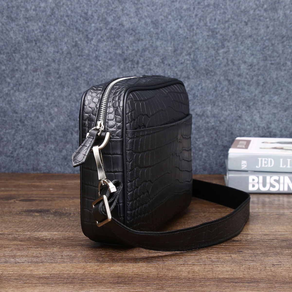 New Arrival Matte Croc-Effect Shoulder Bag for Men, A Fashionable Outdoor Casual Crossbody Backpack with Matte Finish & Trendy Design