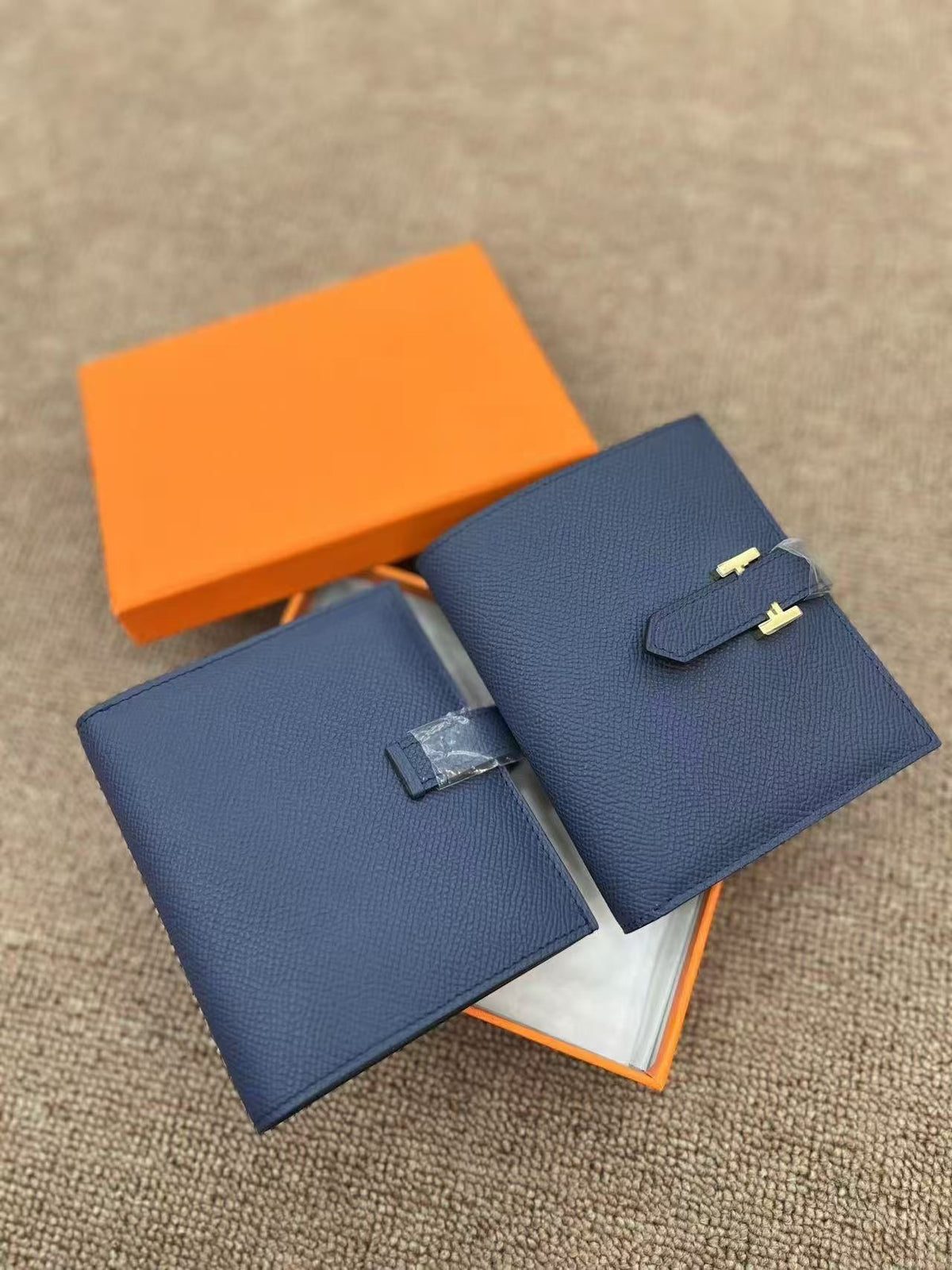 Genuine Leather Wallet for Men, Hermès-Inspired Epsom Leather Bifold Money Clip Wallet with Snap Closure, RFID Blocking Card Holder with 12 Card Slots and 2 Cash Compartments, Large Capacity Business Wallet