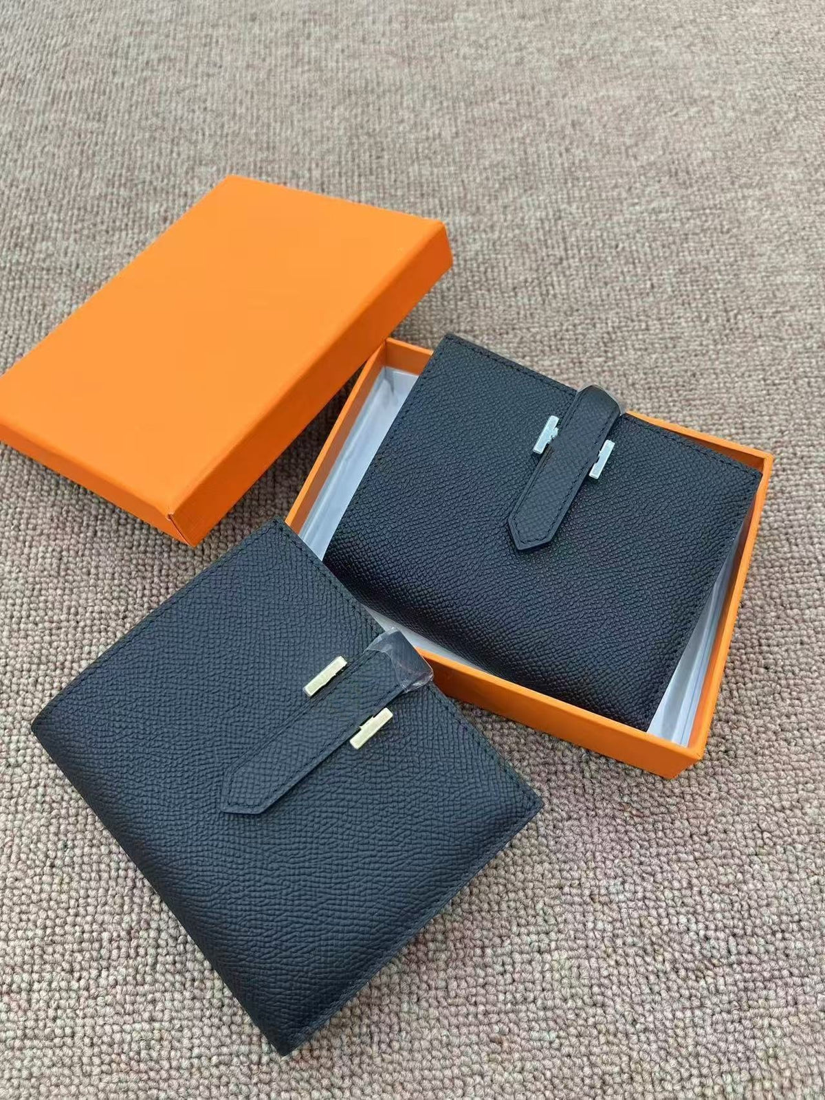 Genuine Leather Wallet for Men, Hermès-Inspired Epsom Leather Bifold Money Clip Wallet with Snap Closure, RFID Blocking Card Holder with 12 Card Slots and 2 Cash Compartments, Large Capacity Business Wallet