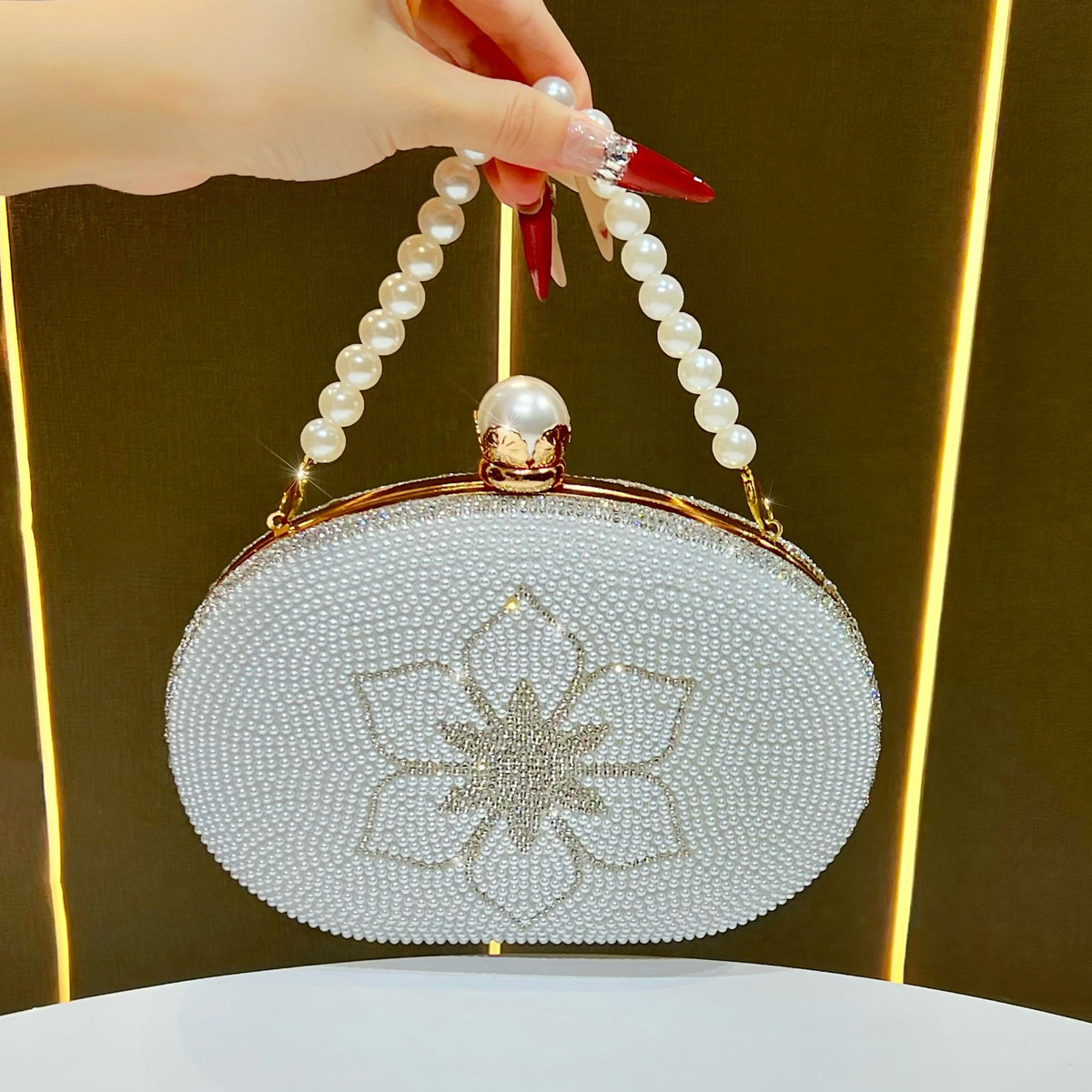 Elegant Pearl-Embellished Evening Clutch for Women, A Premium Bridal Handbag with Sophisticated Design, Perfect for Bride Bridesmaid Wedding, Cheongsam & Formal Gowns