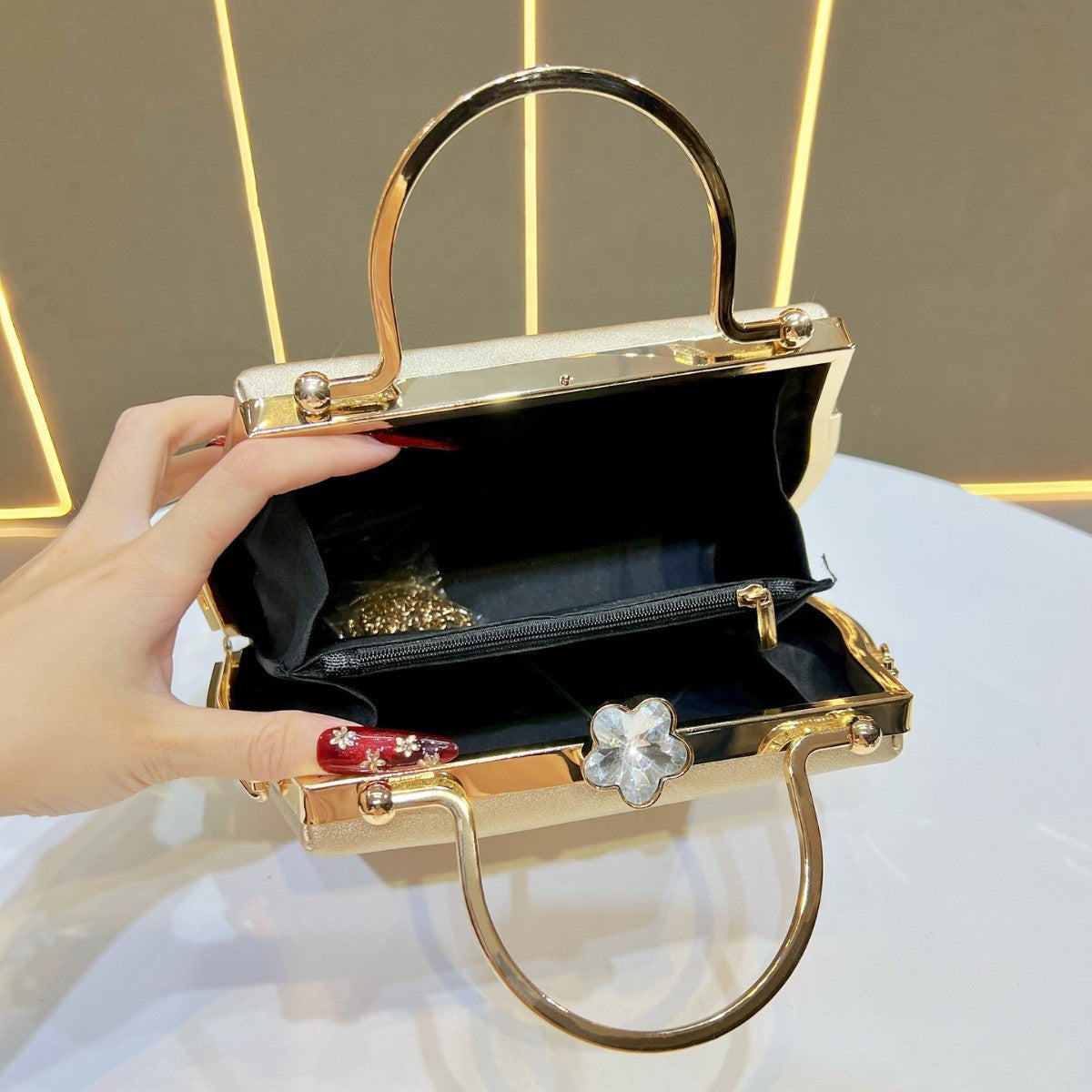 Elegant Rhinestone-Embellished Evening Handbag for Women, A Glamorous Top-Handle Crossbody Shoulder Bag with Sophisticated Design, Perfect for Wedding Bridesmaid Formal Dresses & Special Occasions