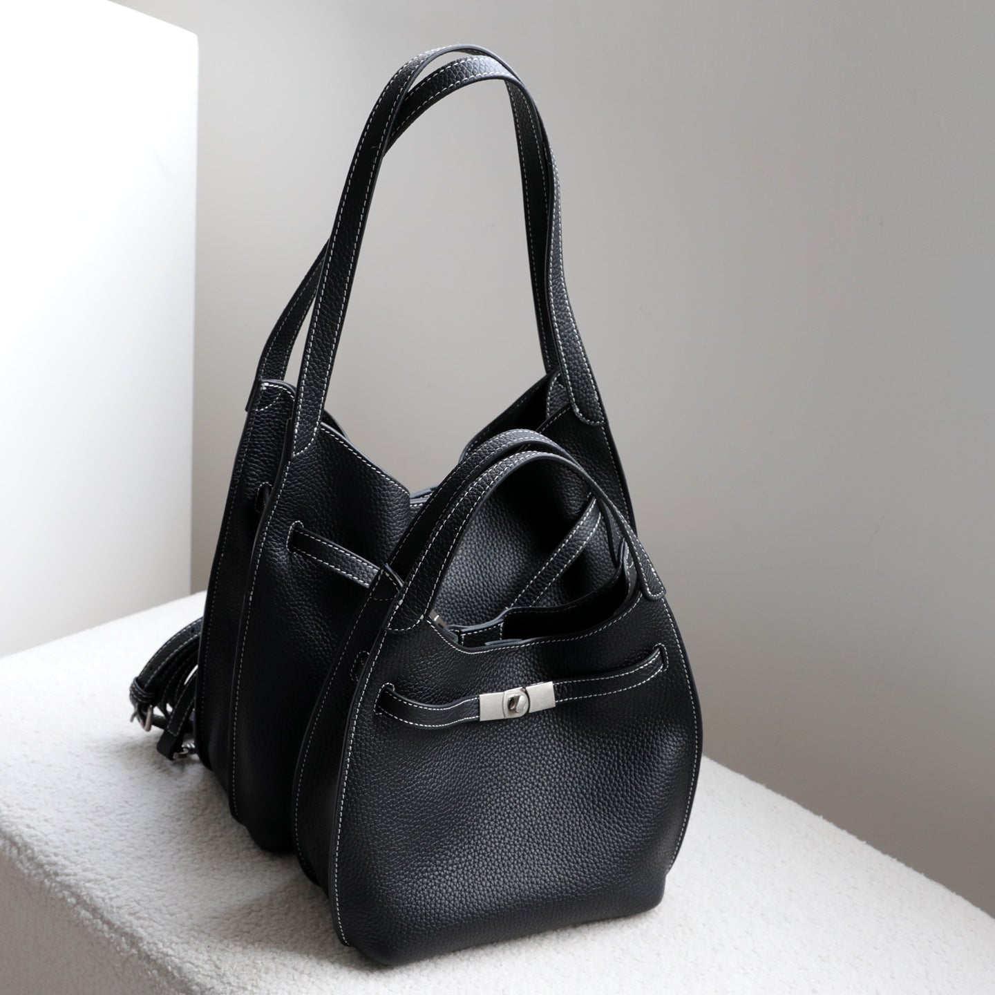 Top Layer Cowhide Lock Buckle Tote Bag for Women Large Capacity Casual Shoulder Crossbody Handbag, Slouchy Purse with Basket-Style Design