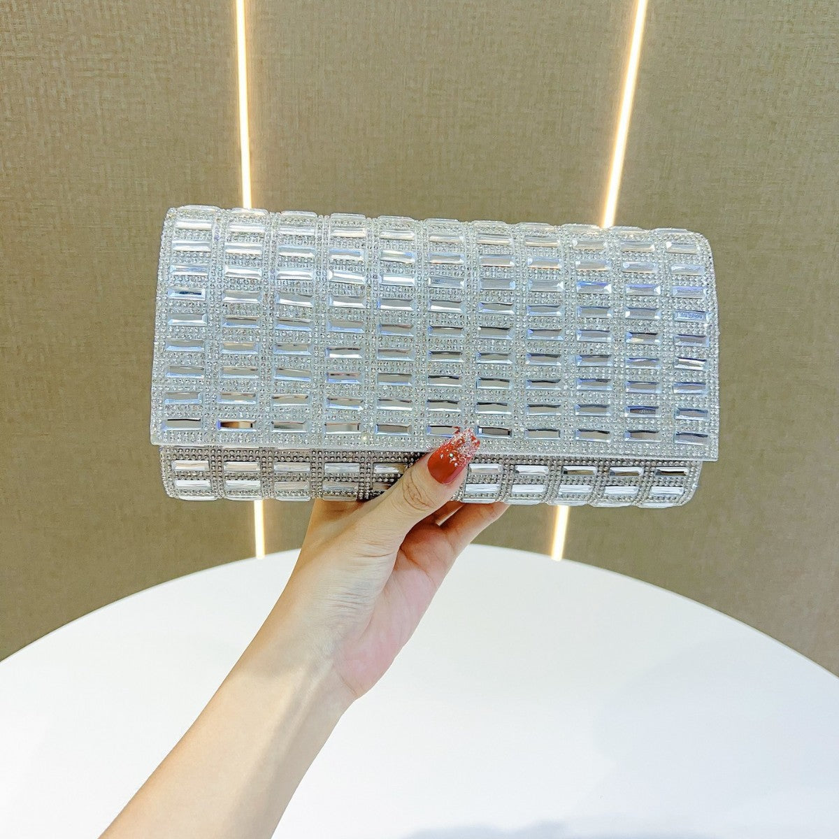 Dazzling Full Rhinestone Evening Clutch for Women, A Sparkly Banquet Bag Perfect for Wedding Bridesmaid Formal Dresses, Versatile Crossbody Shoulder Handbag
