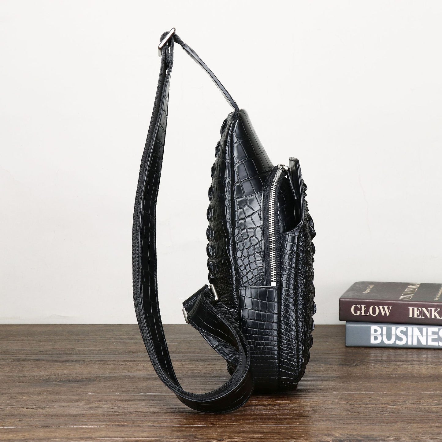 Premium  Croc-Effect Men's Chest Bag, A Large Capacity Crossbody Shoulder Front Pack with High-End Trendy Design, Perfect for Everyday & Travel