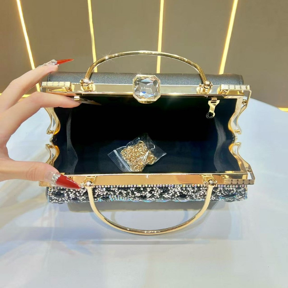 Chic Premium Evening Bag for Women, A Glamorous Spacious Shoulder Crossbody Purse with Large Capacity, Perfect for KTV Parties Banquets & Night Outs