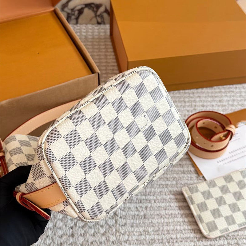 Genuine Leather White Grid Bucket Bag for Women Large Capacity Shoulder Crossbody Handbag, Trendy Pattern Purse with Versatile Style