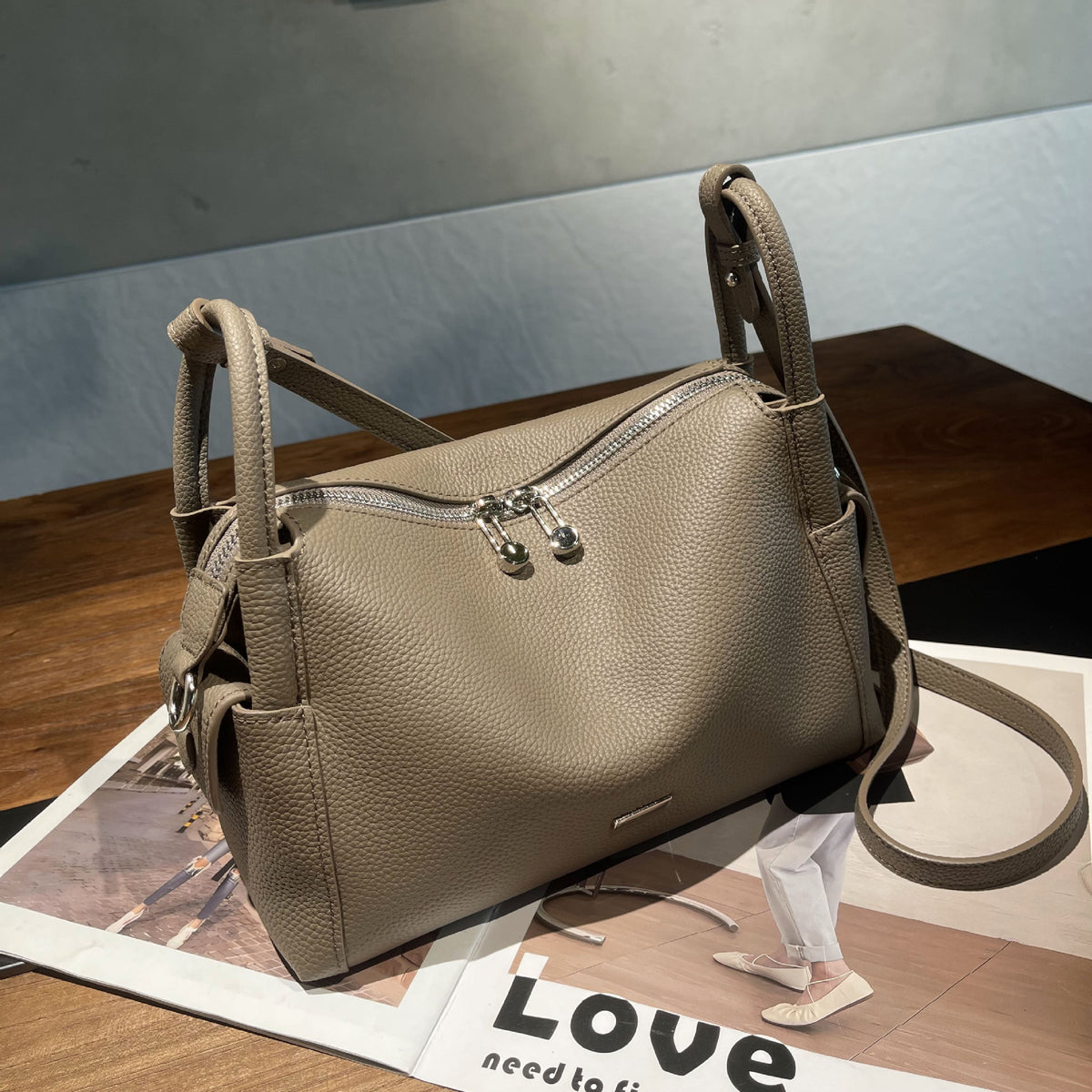 Genuine Top Layer Cowhide Pillow Bag for Women, New Fashionable Bestseller Shoulder Crossbody Top Handle Purse, Casual Everyday Handbag for Ladies