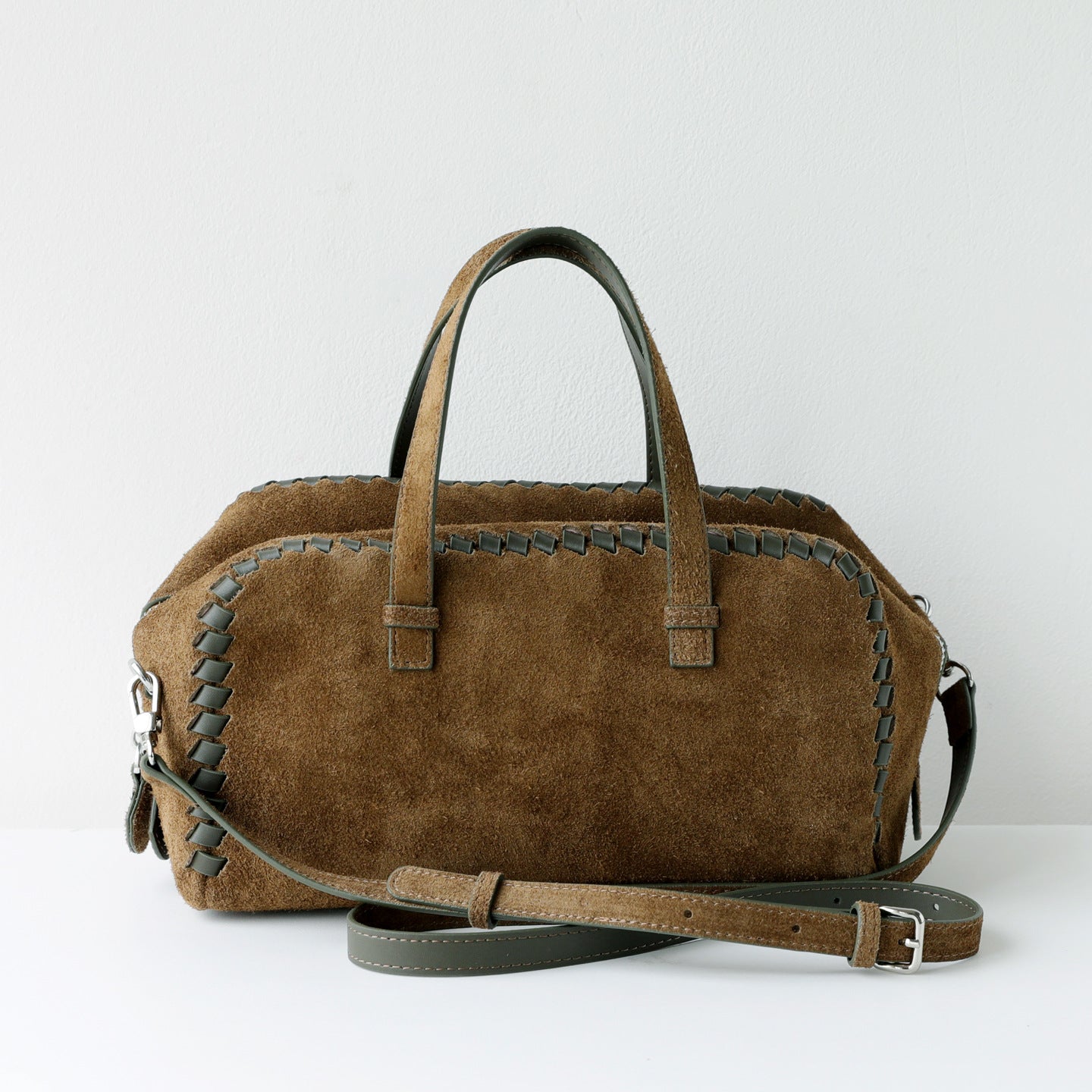 Frosted Cowhide Woven Boston Pillow Bag for Women Large Capacity Shoulder Crossbody Handbag, Vintage Genuine Leather Purse with Soft Matte Texture