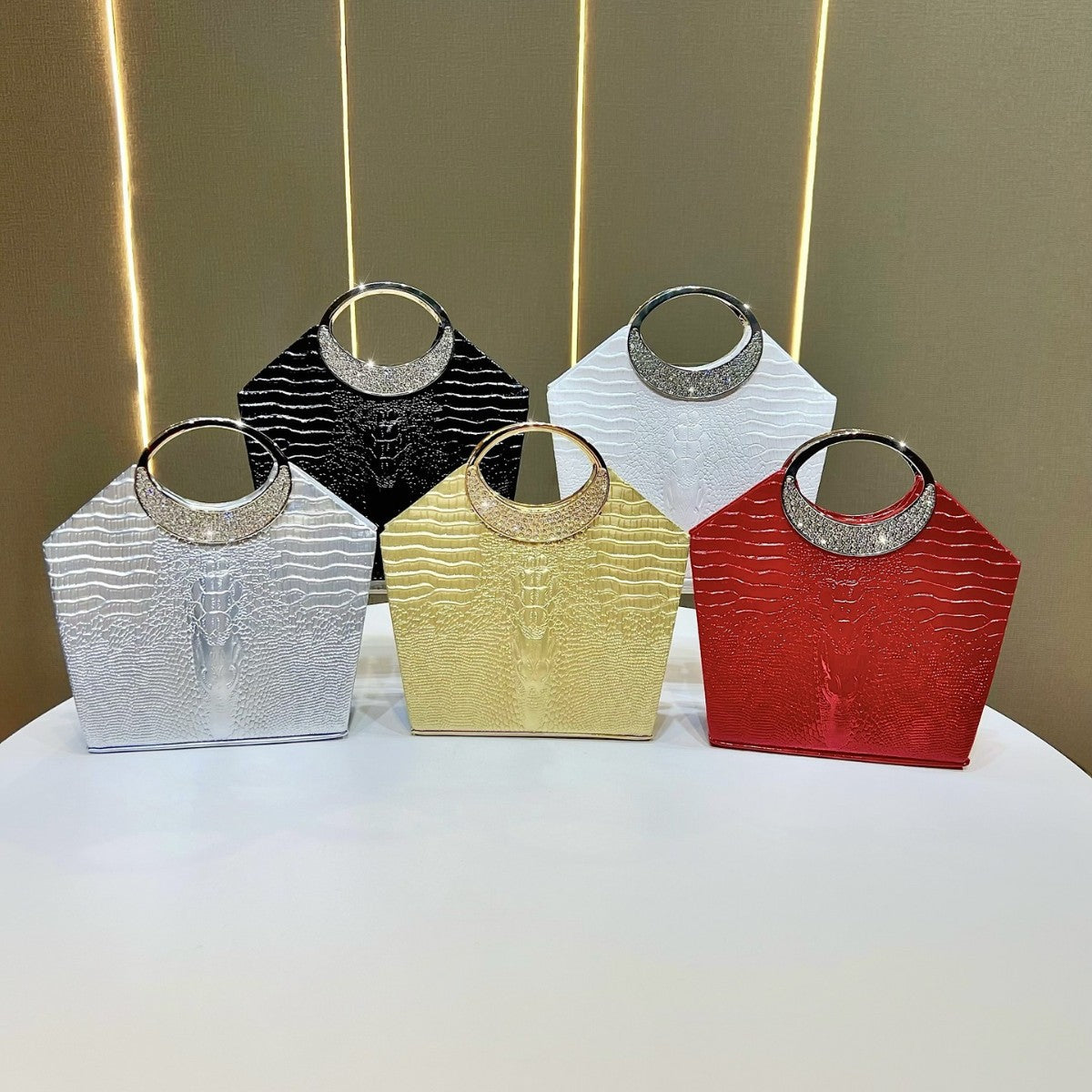 Elegant Croc-Effect Rhinestone Evening Bag for Women, A Premium Sparkly Top-Handle Banquet Purse with Chain Strap, Perfect for Formal Dresses & Special Occasions