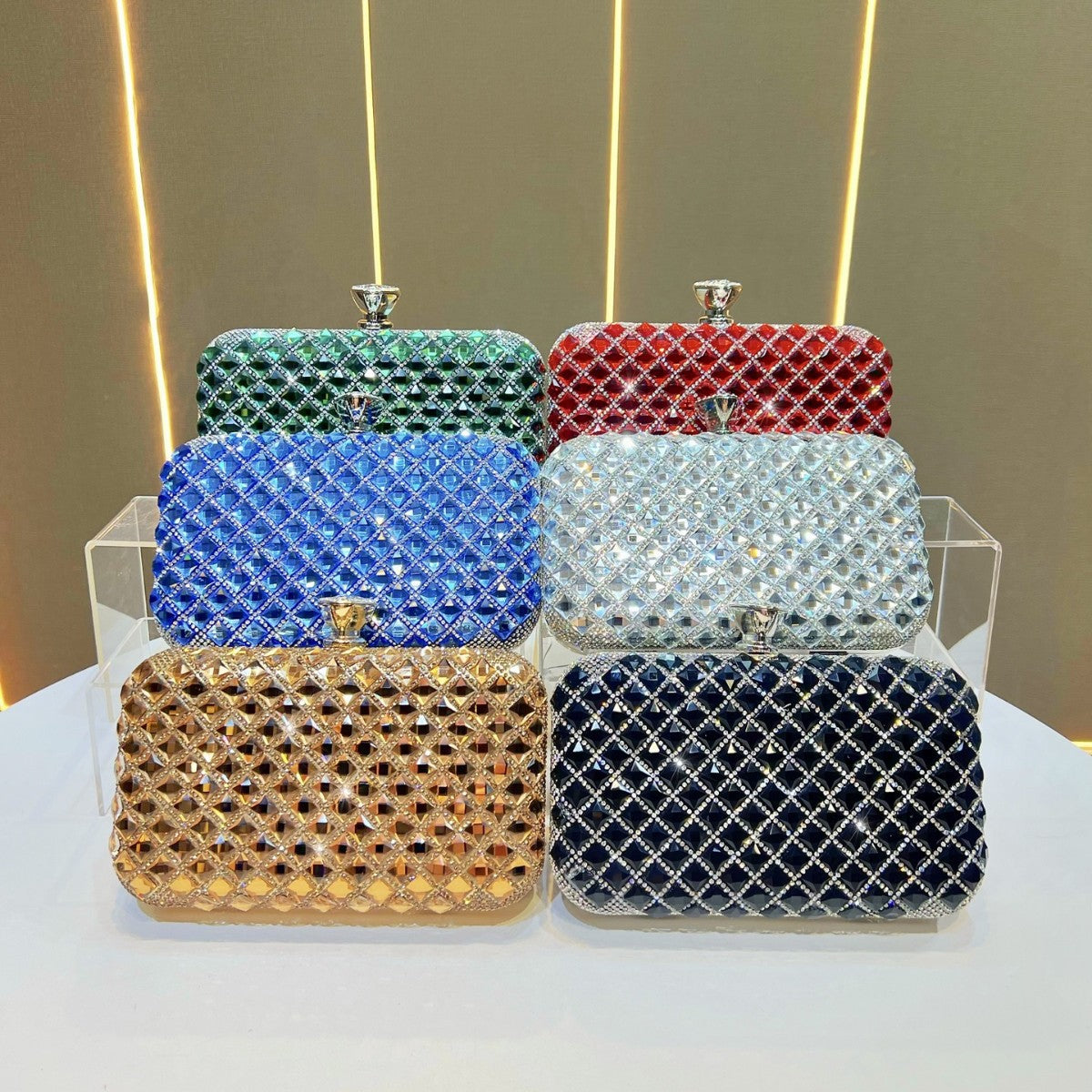 Dazzling Rhinestone-Embellished Evening Clutch for Women, A Sparkly Crossbody Bag with Elegant Design, Perfect for Formal Dresses Parties Weddings & Banquets