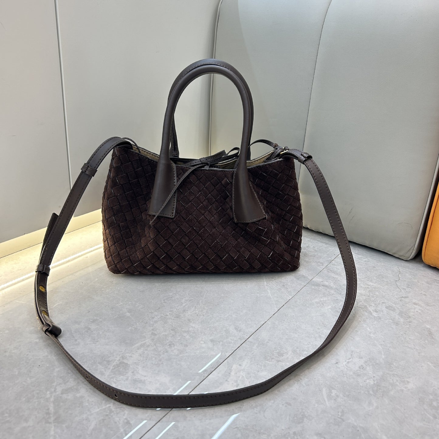 First layer cowhide matte woven tote bag, portable messenger, one shoulder, underarm bag, large capacity mommy bag, women's