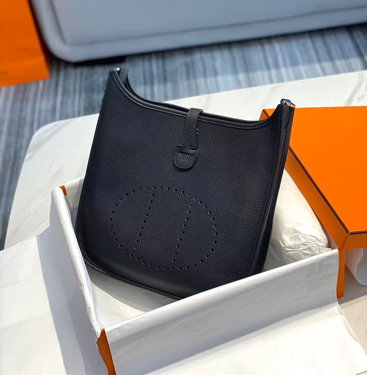 Genuine Top Layer Cowhide Evelyne-Style Crossbody Bag for Women, Mid-High End Boutique Quality Handbag, Wholesale Bulk Order Available for Ladies