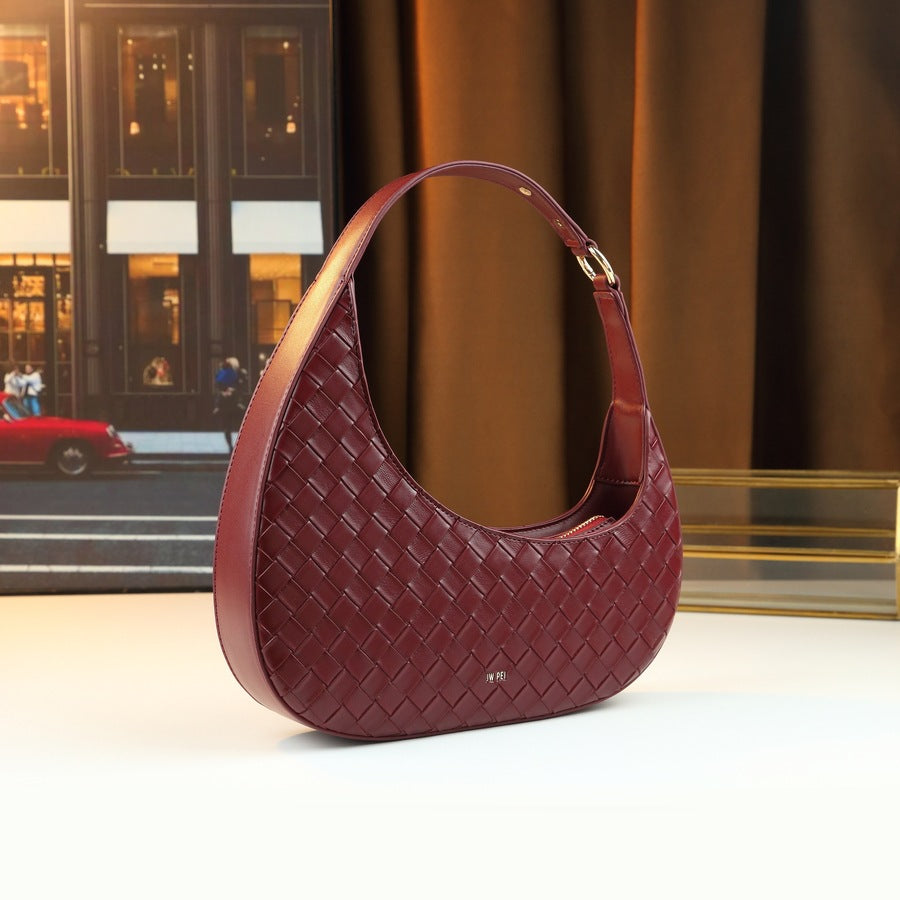 New Arrival Korean Style Woven Underarm Bag for Women, A Unique Crescent Shoulder Handbag with Versatile Fashionable Design