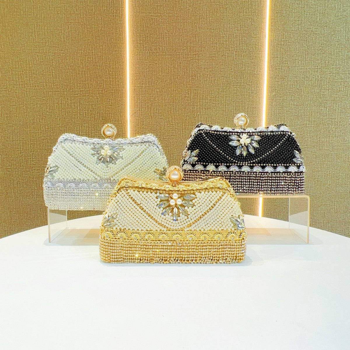 Elegant Rhinestone Tassel Evening Bag for Women, A Chanel-Style Pearl Embellished Crossbody Shoulder Handbag Perfect for Birthday Weddings Banquets & Special Occasions