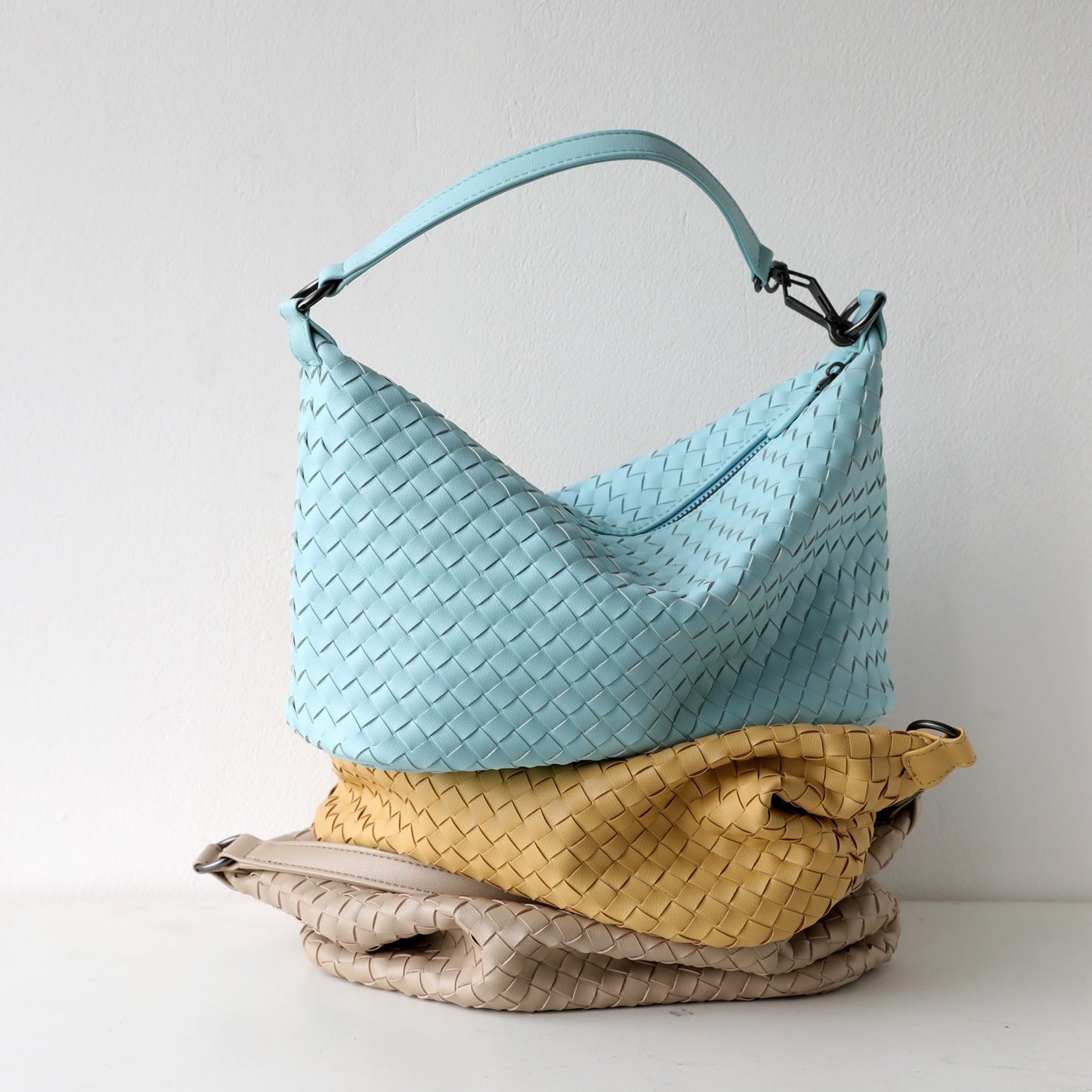 Cowhide Handwoven Dumpling Bag for Women Shoulder Crossbody Handbag, Niche Commuter Underarm Purse with Artisan Leather Texture