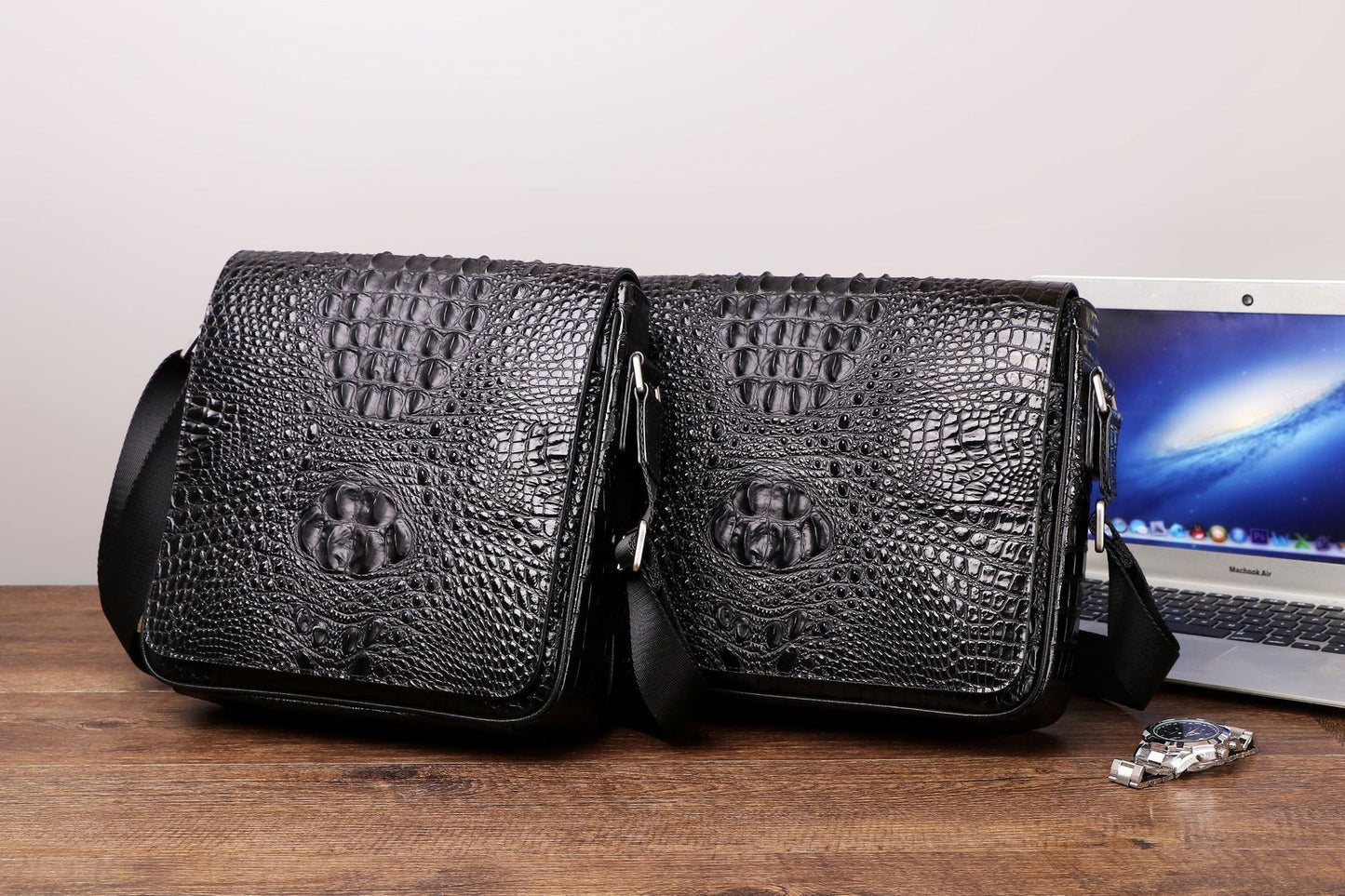 New Arrival Croc-Effect Genuine Leather Messenger Bag for Men, A Cowhide Shoulder Crossbody Handbag with Fashionable Design