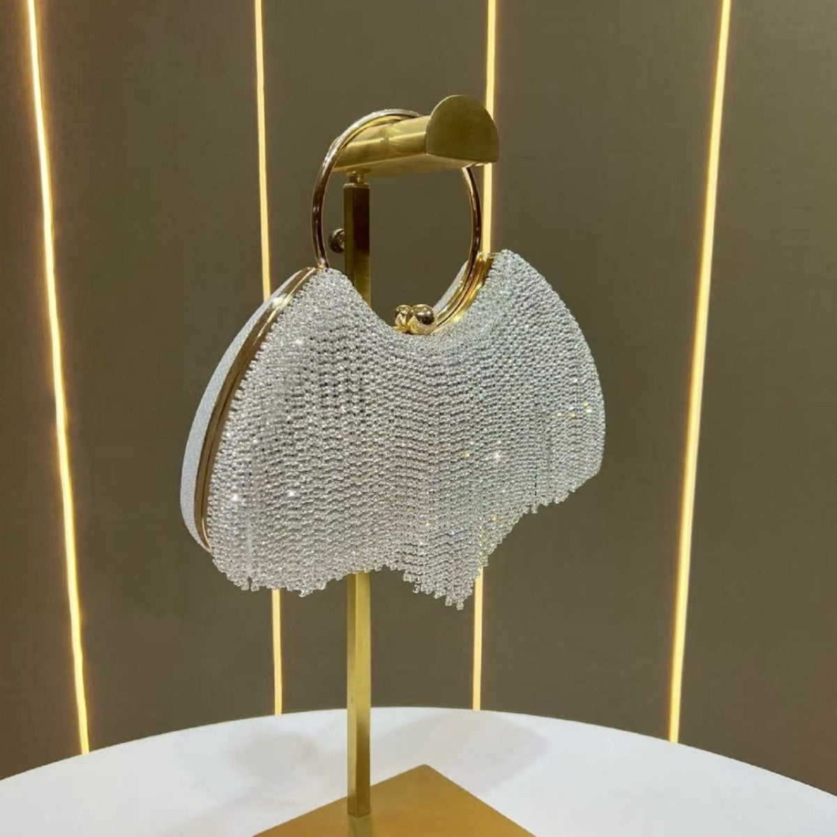 Dazzling Tassel Evening Clutch for Women, A Chic Sparkly Top-Handle Crossbody Bag with Versatile Elegant Design, Perfect for Formal Gowns Weddings & Special Occasions