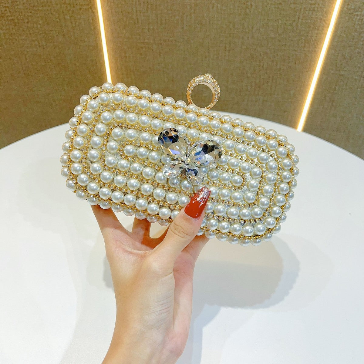 Elegant Pearl & Rhinestone Embellished Evening Clutch for Women, A Large Capacity Banquet Bag Perfect for Formal Dresses Parties & Special Occasions