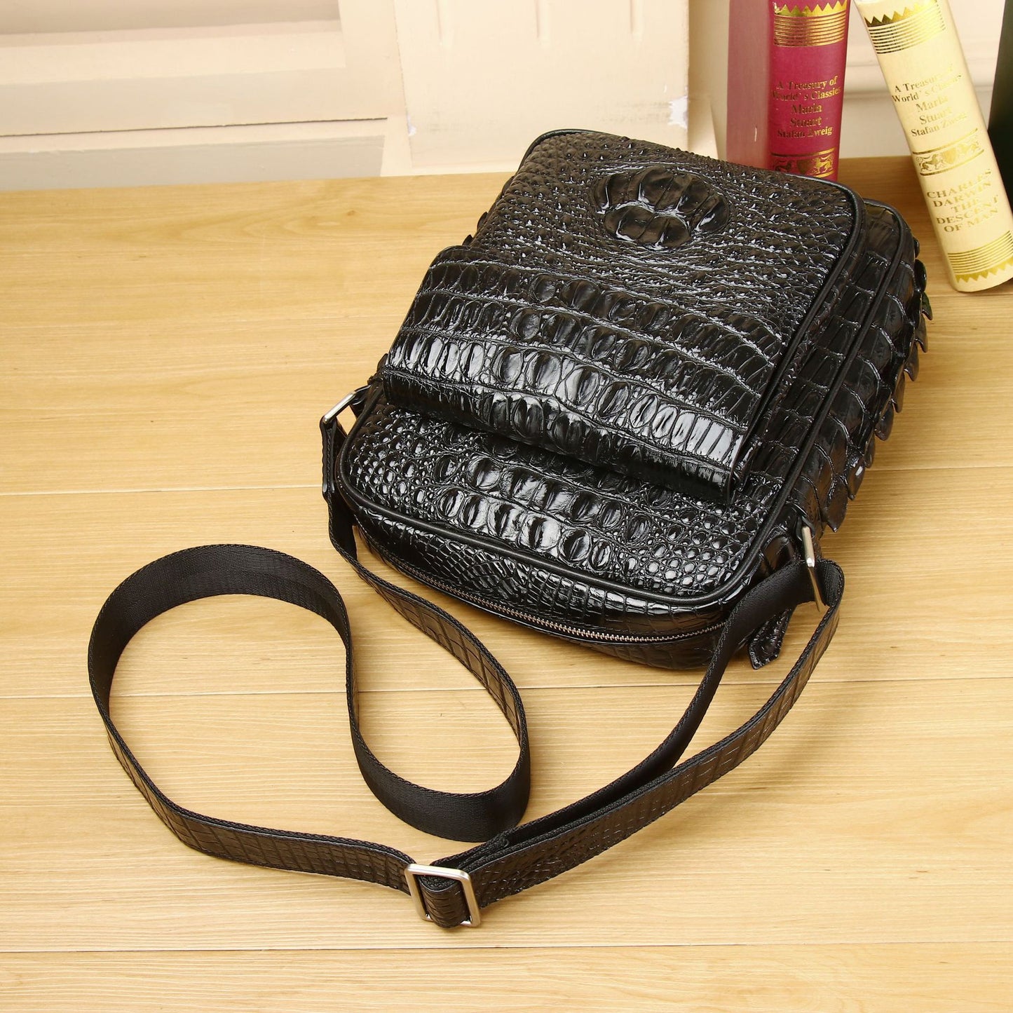 New Arrival Croc-Effect Business Shoulder Bag for Men, A Fashionable Small Crossbody Backpack with High-End Casual Design