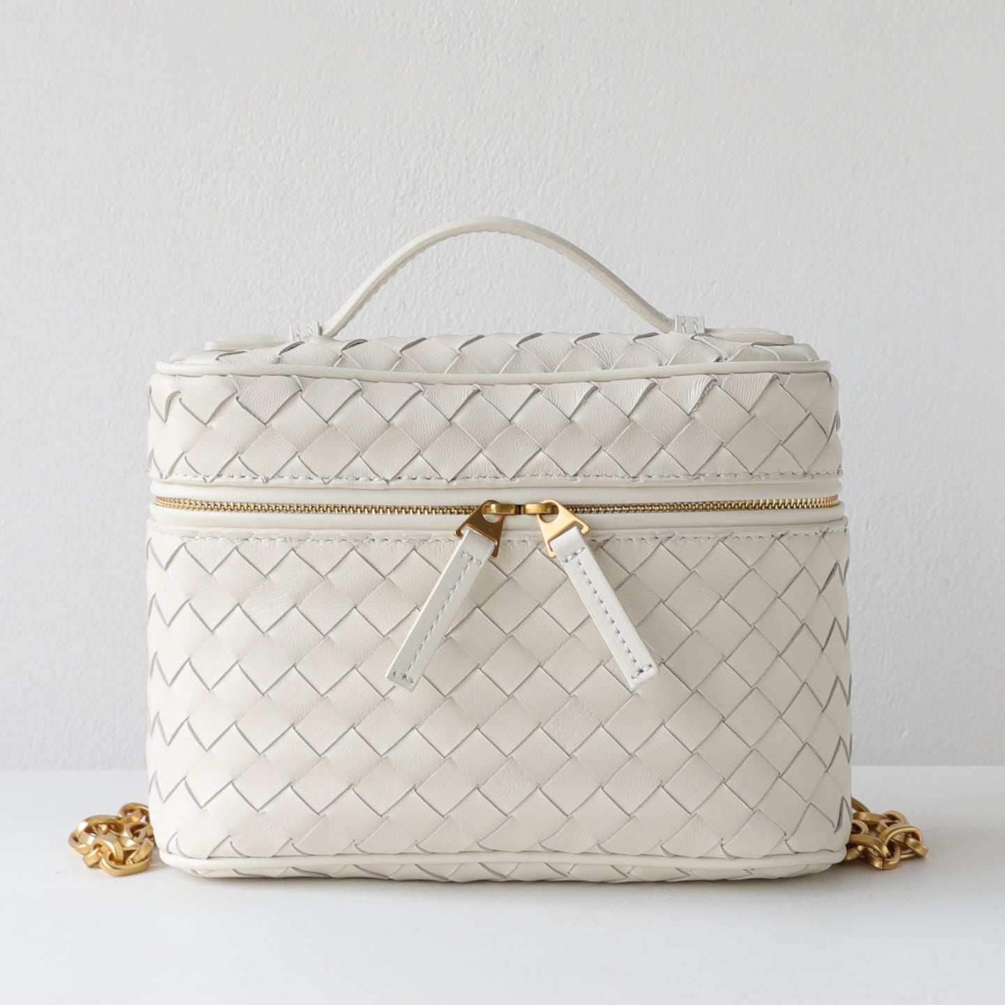 Handwoven Sheepskin Box Mini Bag for Women Commuter Shoulder Crossbody Handbag, Niche Designer Purse with Chain Strap and Woven Texture