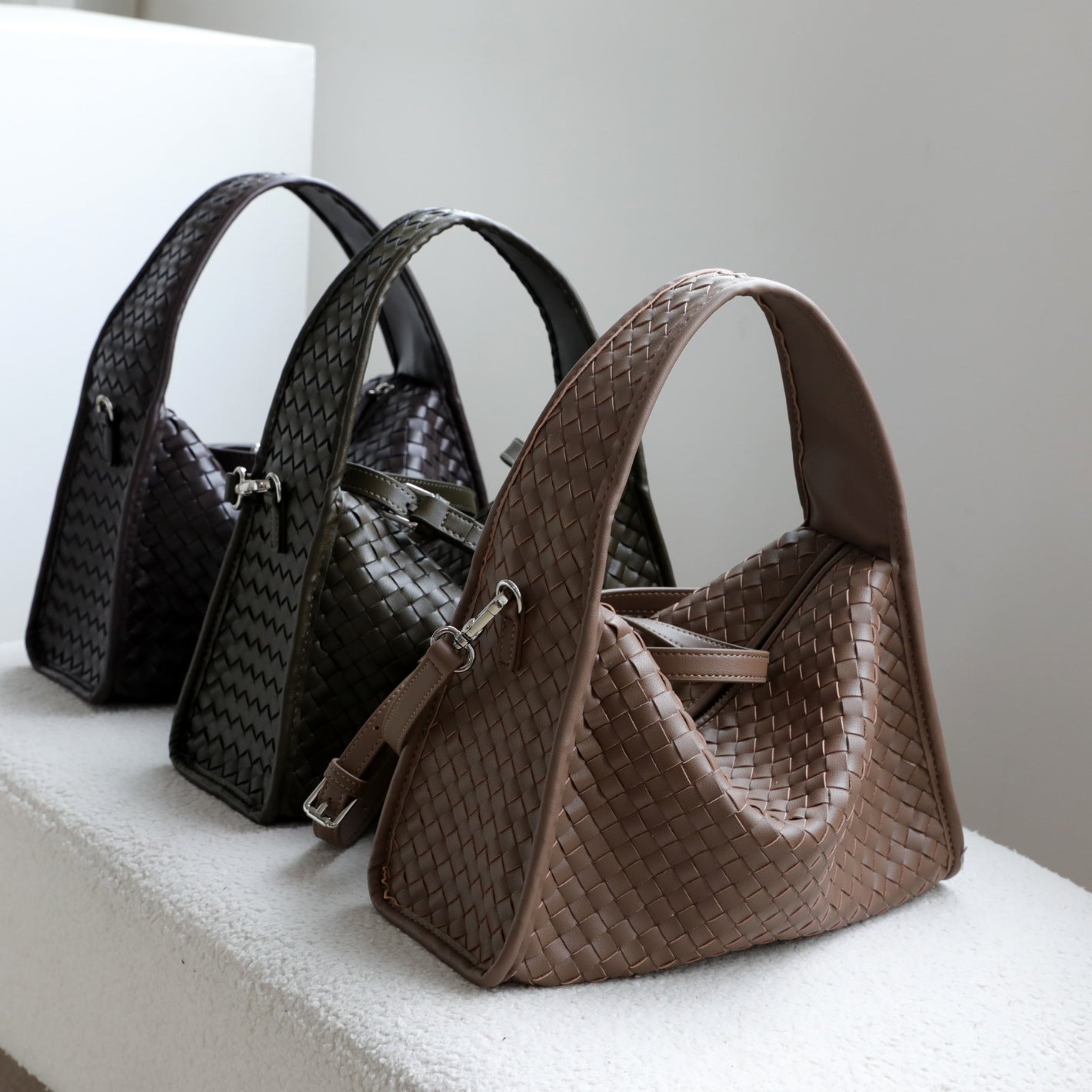 Handwoven Pillow Bag for Women Minimalist Commuter Shoulder Crossbody Handbag, Niche Versatile Purse with Artisan Texture