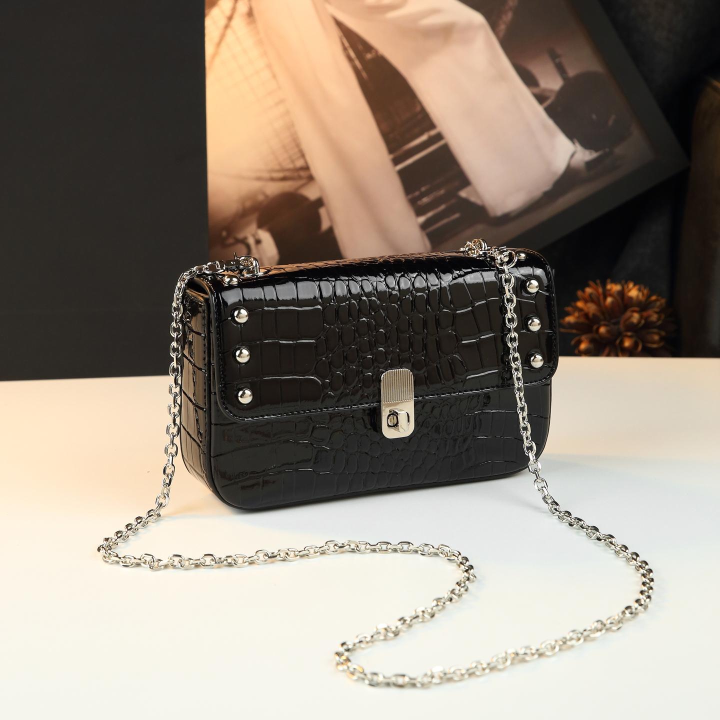 New Arrival Croc-Effect Studded Flap Biker Bag for Women, A Small Chain Crossbody Shoulder Handbag with Fashionable Design