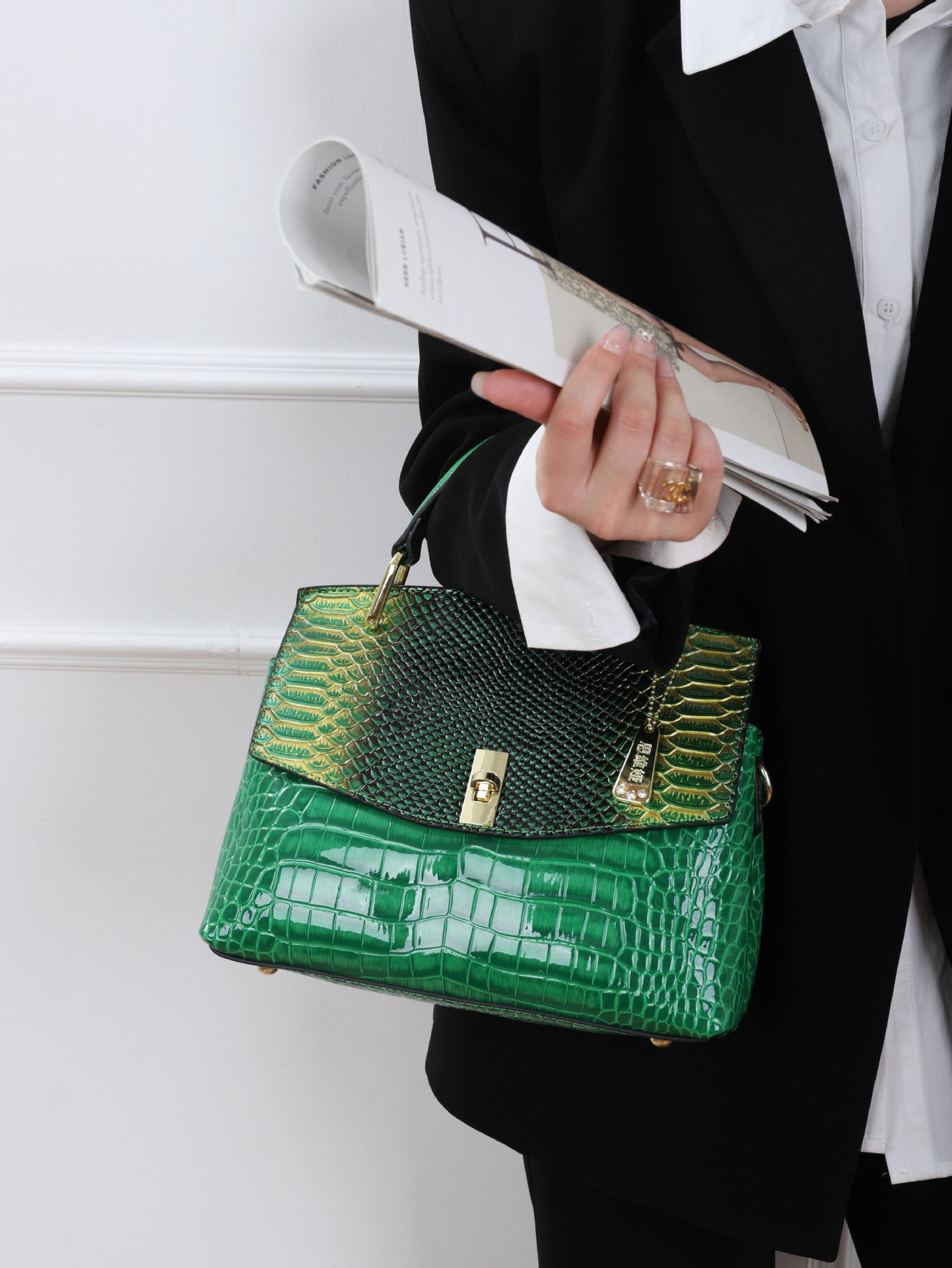 New Arrival Snake-Effect & Croc-Effect Color-Blocked Handbag for Women, A Multi-Color Top-Handle Crossbody Bag with Trendy Design, Versatile Everyday Purse
