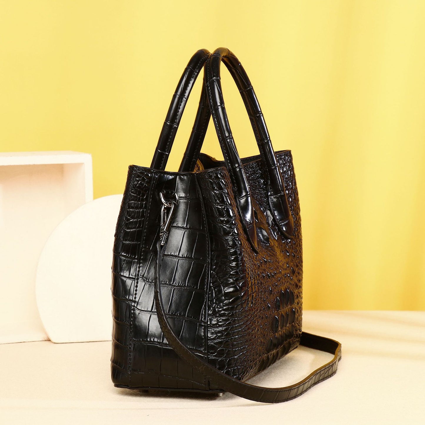 New Arrival Classic 25cm Croc-Effect Garden Tote Bag for Women, A High-End Top-Handle Shoulder Crossbody Handbag with Fashionable Design