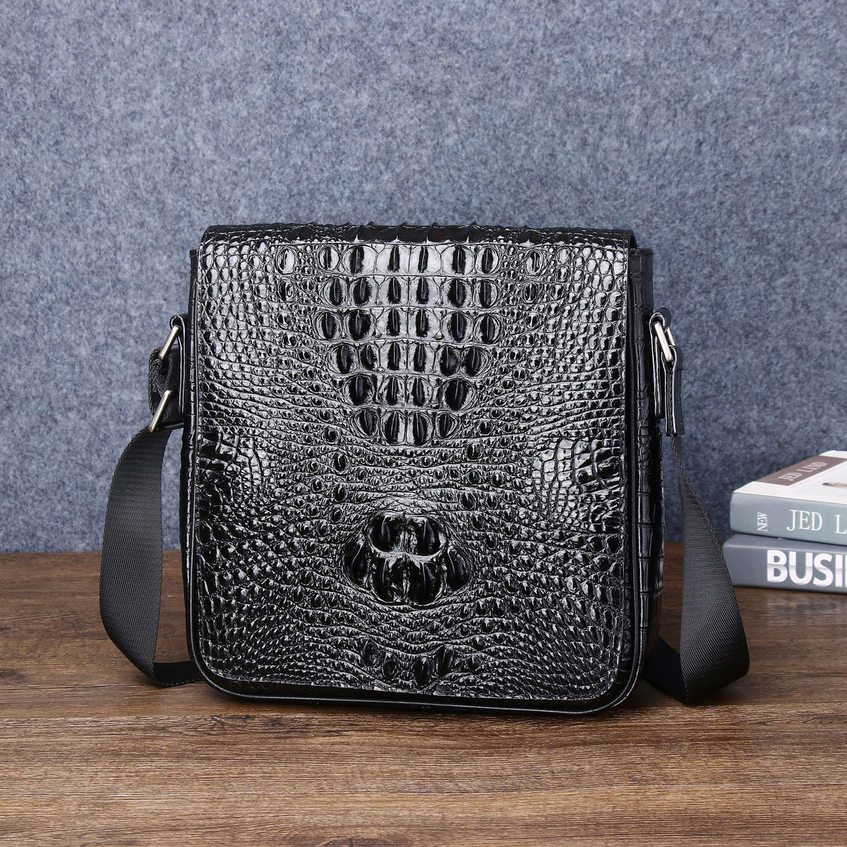 New Arrival Croc-Effect Genuine Leather Shoulder Bag for Men, A Fashionable Flap Crossbody Backpack Perfect for Outdoor Business & Casual Use