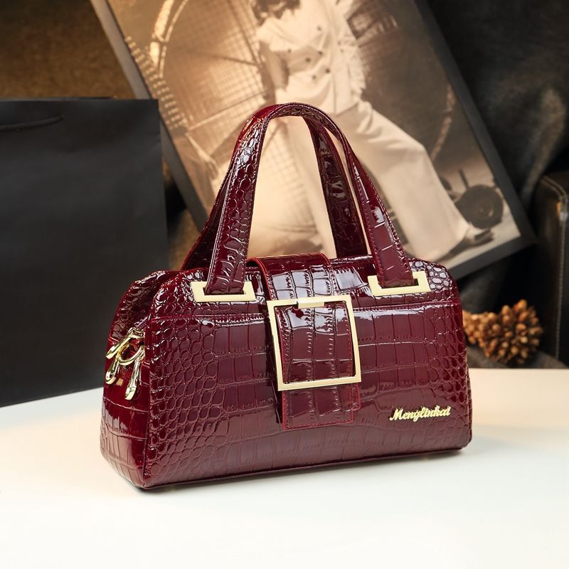 New Arrival Croc-Effect Genuine Leather Shoulder Crossbody Bag for Women, A Minimalist Elegant Design Perfect for Middle-Aged Moms