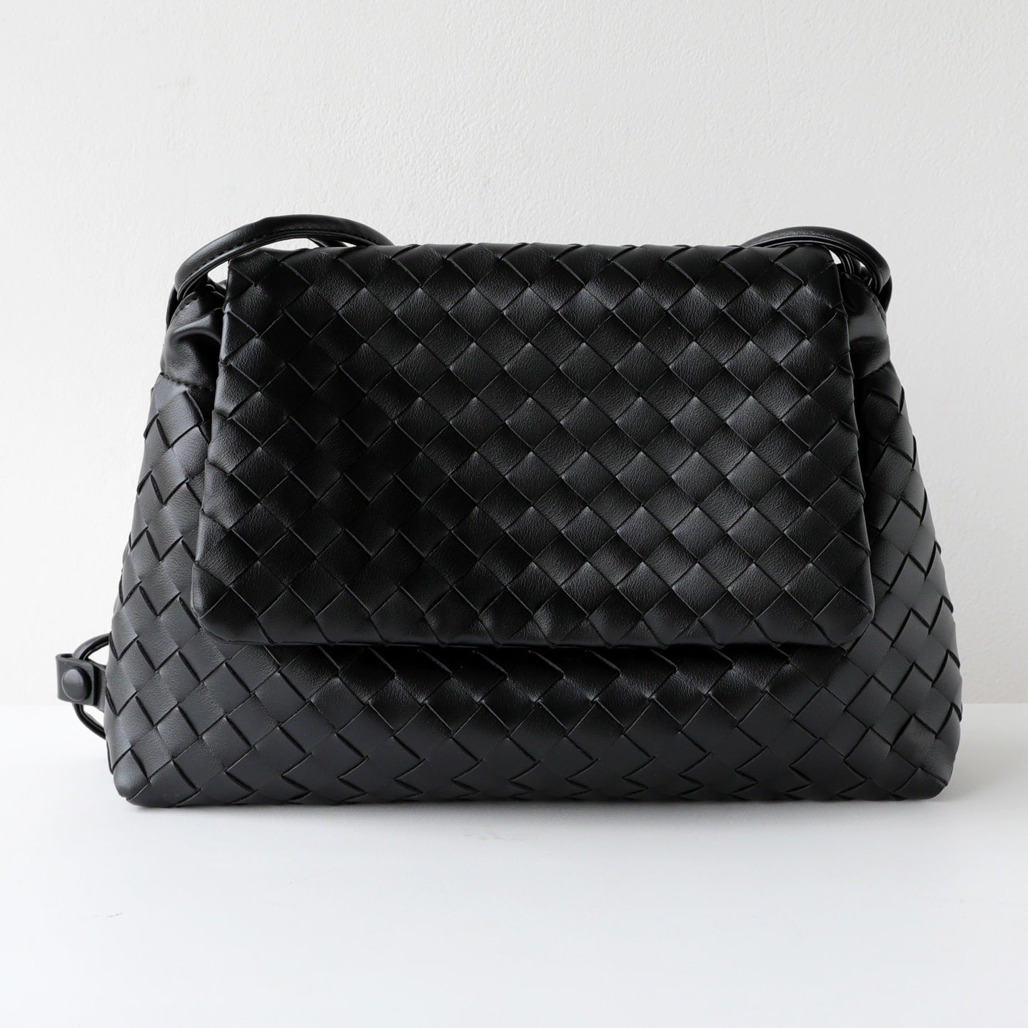 Handwoven Genuine Leather Flap Messenger Bag for Women Large Capacity Shoulder Crossbody Handbag, Artisan Purse with Timeless Style
