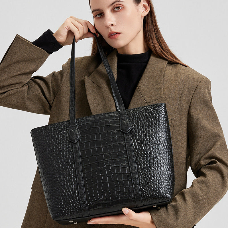 New Arrival Croc-Effect Genuine Leather Tote Bag for Women, A Large Capacity Versatile Commuter Shoulder Handbag with Premium Design