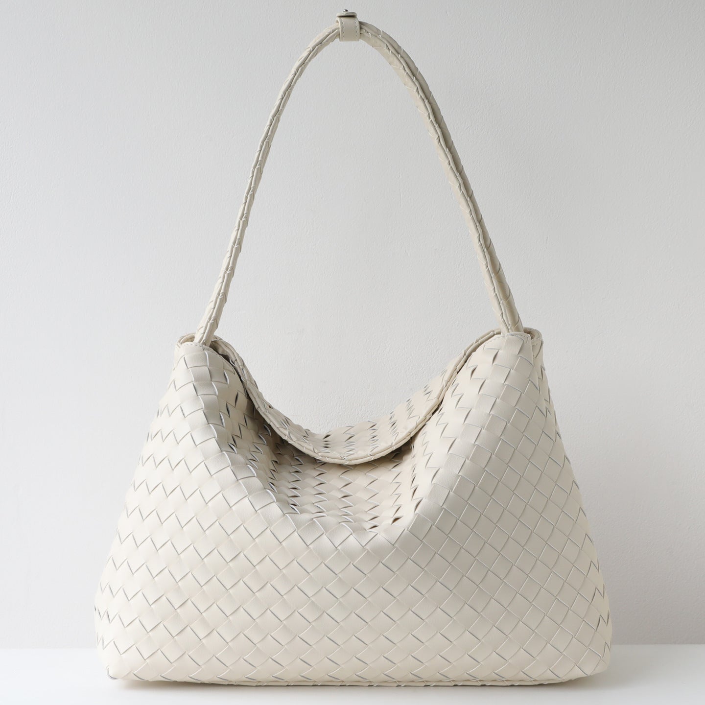 Korean Style Slouchy Woven Tote Bag for Women Large Capacity Vintage Shoulder Handbag, Niche Designer Purse with Natural Woven Texture