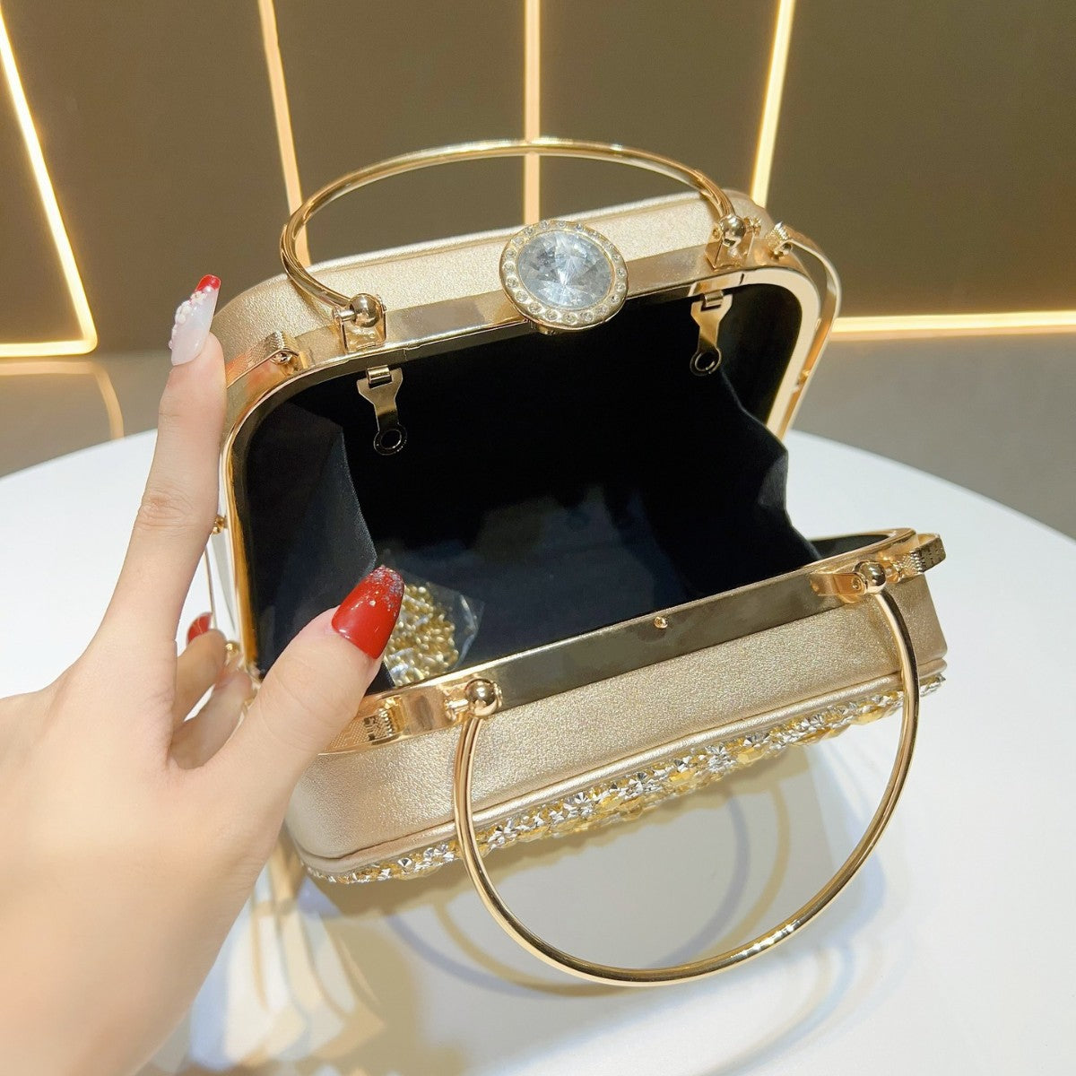 Elegant Light Luxury Evening Bag for Women, A Premium Top-Handle Crossbody Handbag Perfect for Banquets Formal Dresses & Special Occasions