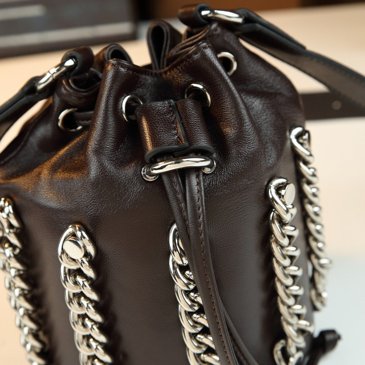 Top Layer Cowhide Drawstring Bucket Bag for Women Chain Shoulder Crossbody Handbag, Trendy Versatile Purse with Small Cylinder Silhouette