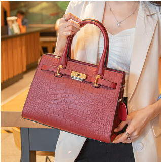 New French Style Croc-Effect Light Luxury Tote Bag for Women, Birkin & Kelly-Inspired Versatile Commuter Handbag with Elegant Everyday Design