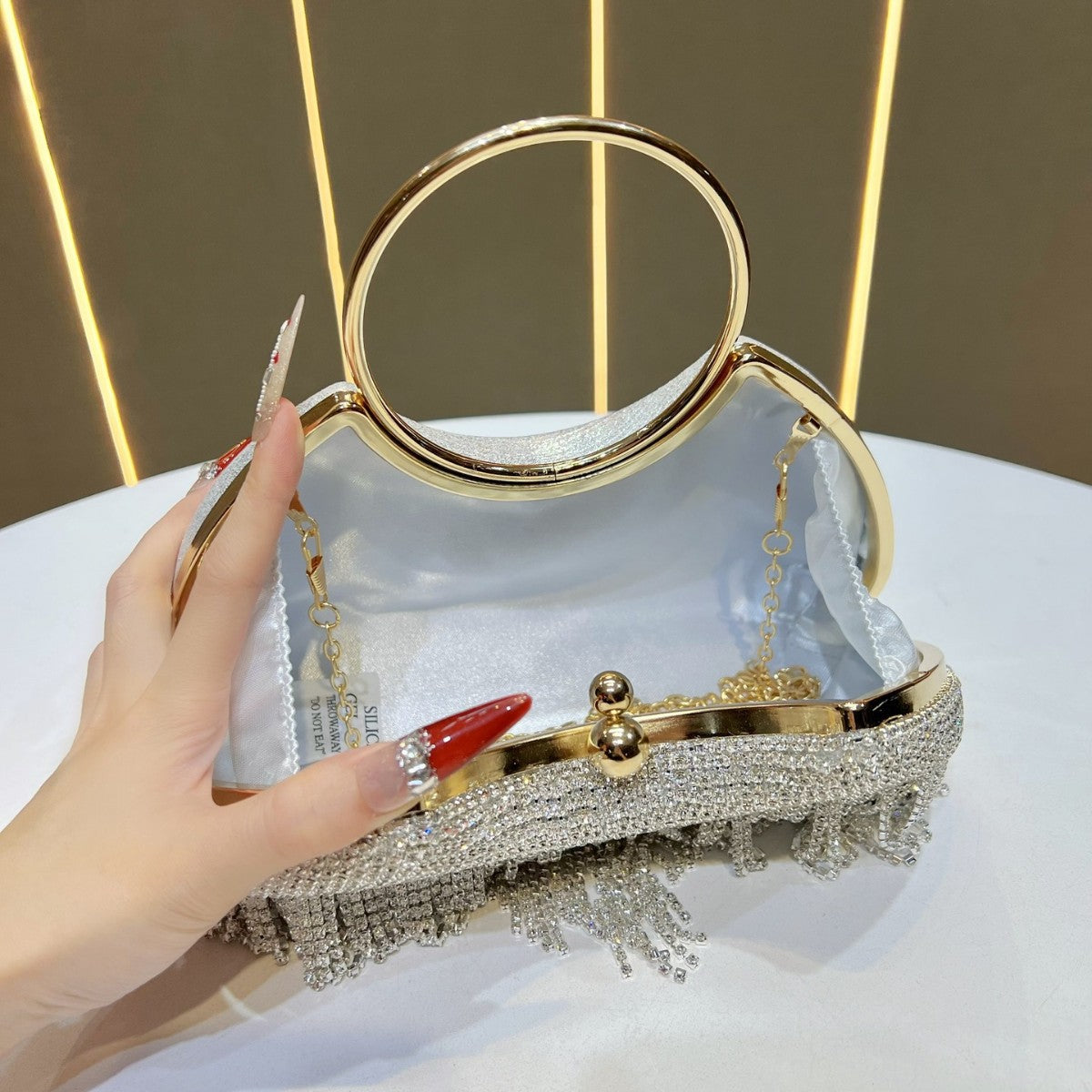 Dazzling Tassel Evening Clutch for Women, A Chic Sparkly Top-Handle Crossbody Bag with Versatile Elegant Design, Perfect for Formal Gowns Weddings & Special Occasions