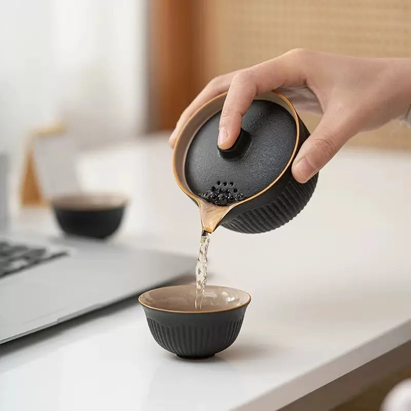 Portable Travel Tea Set Ceramic Teapot Kettle Quik Pots One Pot and Two Cups Teaware Sets Chinese Drink TeapotsTea Cup