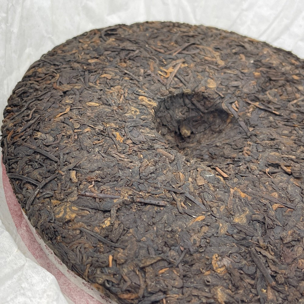 Pu 'er tea, 2007, Yunnan Pu 'er tea, 357 grams, cooked tea.