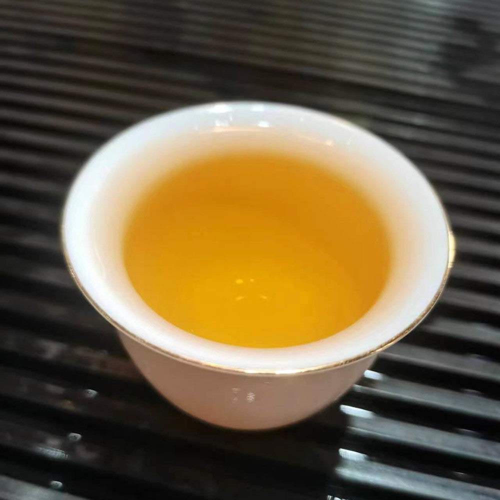 Premium 357g Lao Ban Zhang Ecological Tea Raw Puer Tea Cake tea