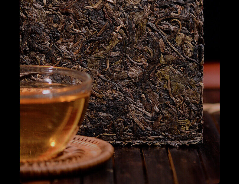 Pu'er Raw Tea 1KG Five Year Old Pu'er Tea Brick Uncooked Pu'er Tea-