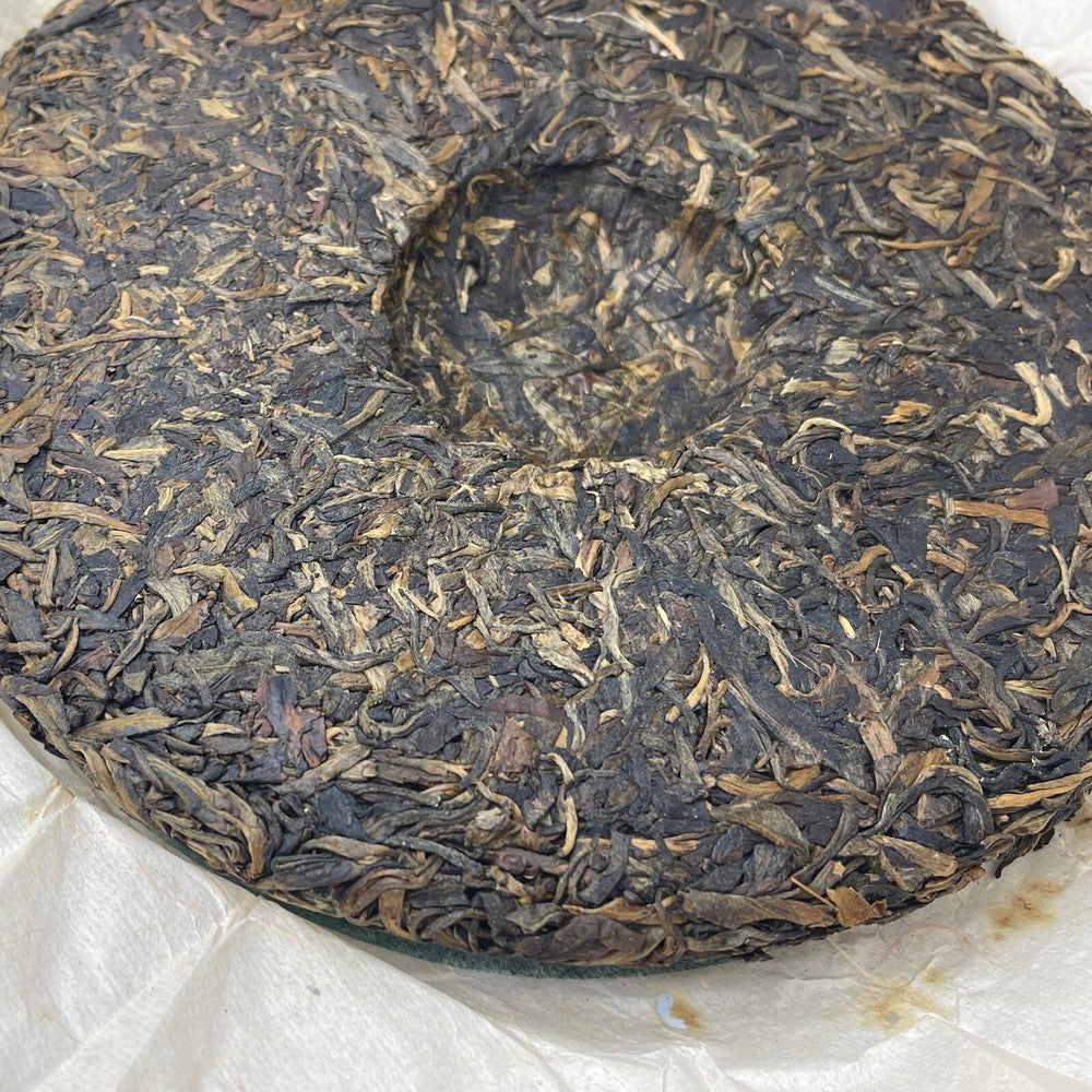 Pu'er tea, 2011, Guoyan Xishuangbanna, Yiwu Dashu Tea - Fengzhai Yiwu Dashu Tea Village, 400g