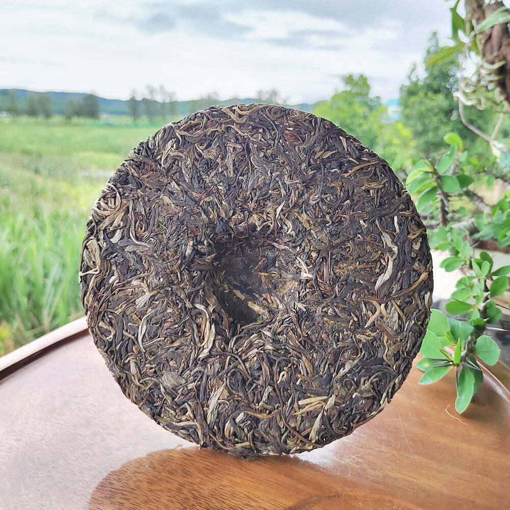 357g Yiwu Puerh Tea Ancient Tree Pu'er Raw Tea Cake Yunnan Pu-erh Tea Green Tea